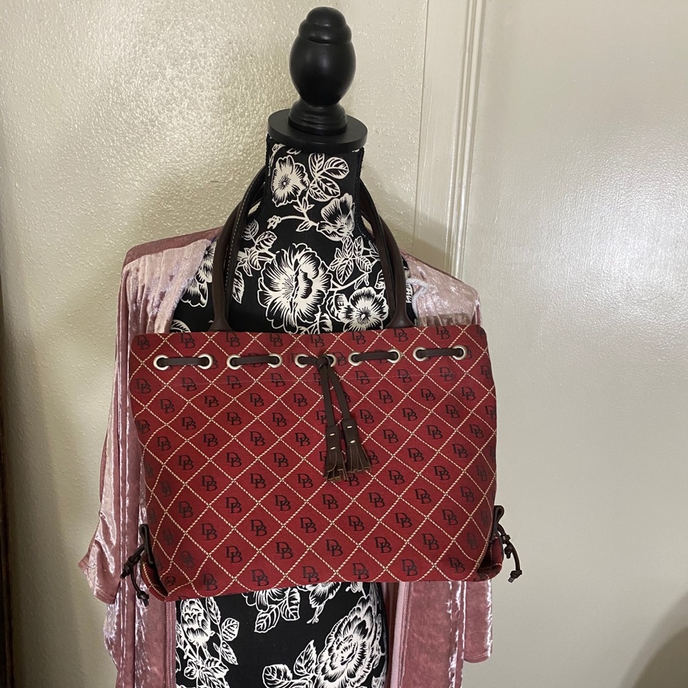 Dooney & Bourke purse